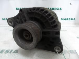 Gebruikte Alternator Alfa Romeo 156 (932) 1.8 Twin Spark 16V Prijs € 40,00 Margeregeling aangeboden door Maresia Parts