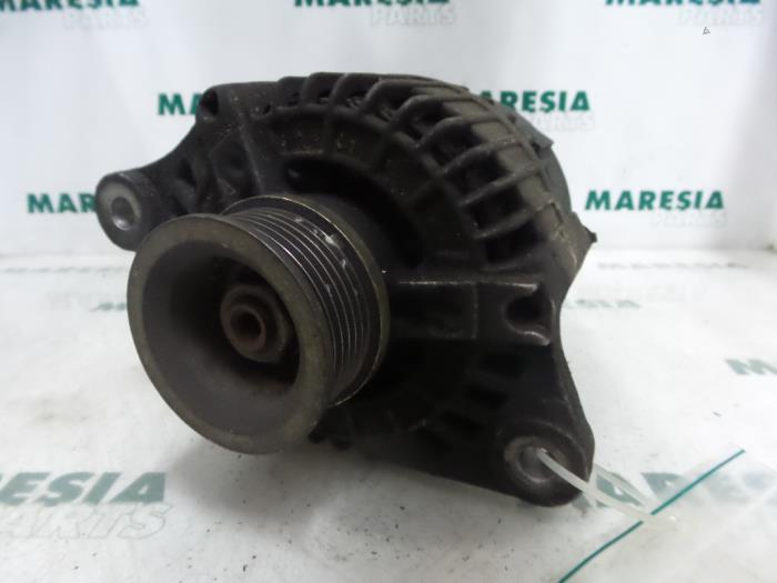 Gebruikte Dynamo Alfa Romeo 156 (932) 1.8 Twin Spark 16V Prijs € 40,00 Margeregeling aangeboden door Maresia Parts