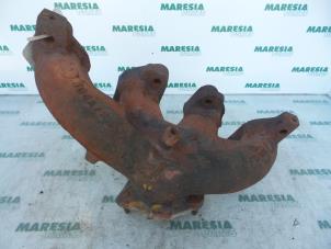 Gebruikte Uitlaatspruitstuk Citroen Xsara (N1) 1.4i X,SX Prijs € 50,00 Margeregeling aangeboden door Maresia Parts