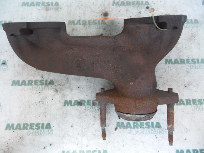 Gebruikte Uitlaatspruitstuk Citroen Xsara (N1) 1.9D Prijs € 50,00 Margeregeling aangeboden door Maresia Parts
