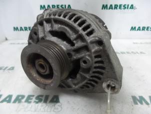 Gebruikte Alternator Alfa Romeo 146 (930B) 1.6 ie Prijs € 35,00 Margeregeling aangeboden door Maresia Parts