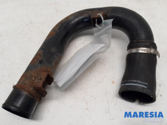 Gebruikte Intercooler Slang Lancia Delta (844) 1.4 T-Jet 16V 150 Prijs € 30,00 Margeregeling aangeboden door Maresia Parts