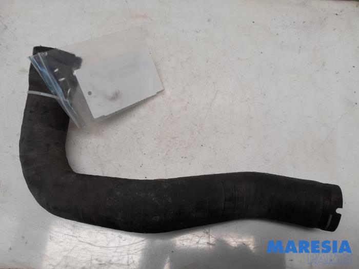 Gebruikte Intercooler Slang Lancia Delta (844) 1.4 T-Jet 16V 150 Prijs € 50,00 Margeregeling aangeboden door Maresia Parts