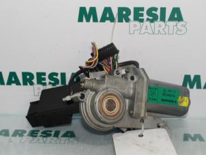 Gebruikte Schuifdak Motor Fiat Marea Weekend (185BX/CX) 2.0 HLX 20V Prijs € 25,00 Margeregeling aangeboden door Maresia Parts