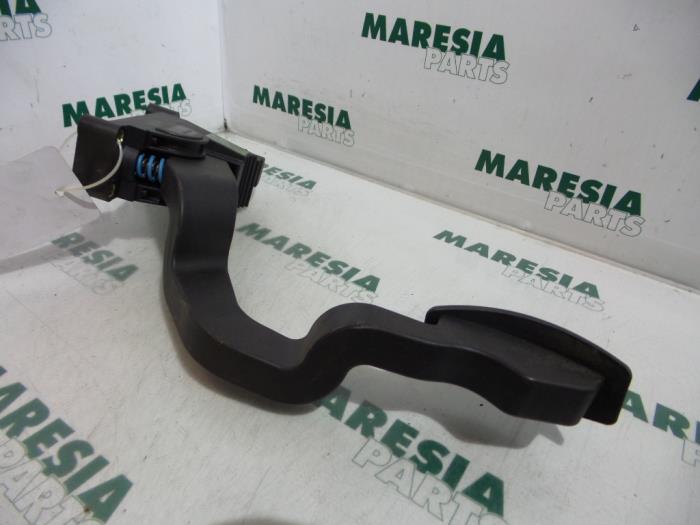 Gebruikte Gaspedaalpositie Sensor Fiat Stilo (192A/B) 1.6 16V 3-Drs. Prijs € 25,00 Margeregeling aangeboden door Maresia Parts