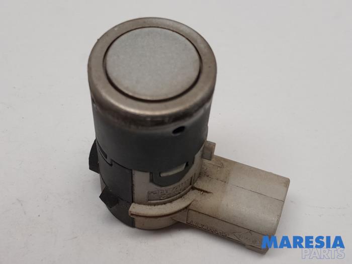 Gebruikte Sensor PDC Renault Espace (JK) 2.0 dCi 16V 150 FAP Prijs € 25,00 Margeregeling aangeboden door Maresia Parts