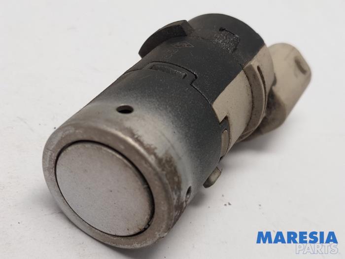 Gebruikte Sensor PDC Renault Espace (JK) 2.0 dCi 16V 150 FAP Prijs € 25,00 Margeregeling aangeboden door Maresia Parts