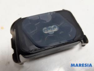 Gebruikte Regensensor Renault Espace (JK) 2.0 dCi 16V 150 FAP Prijs € 24,99 Margeregeling aangeboden door Maresia Parts