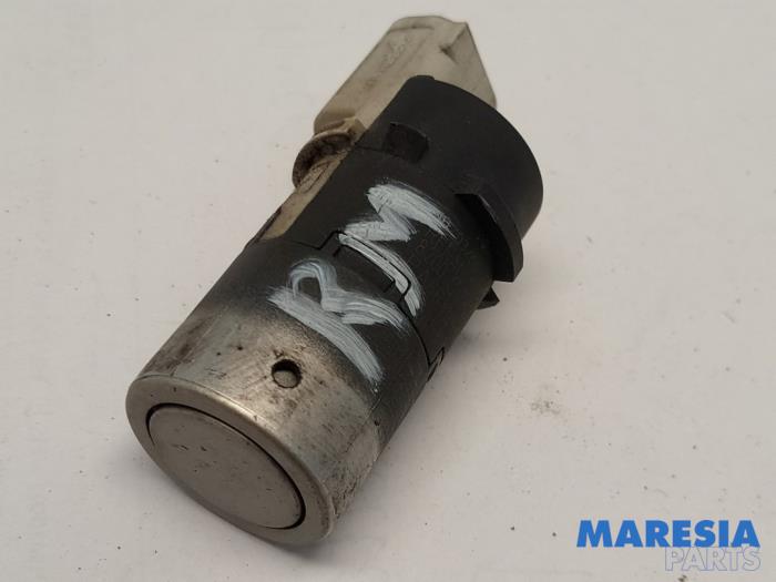 Gebruikte Sensor PDC Renault Espace (JK) 2.0 dCi 16V 150 FAP Prijs € 25,00 Margeregeling aangeboden door Maresia Parts