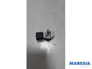 Gebruikte PDC Sensor Renault Captur (2R) 0.9 Energy TCE 12V Prijs € 19,50 Margeregeling aangeboden door Maresia Parts