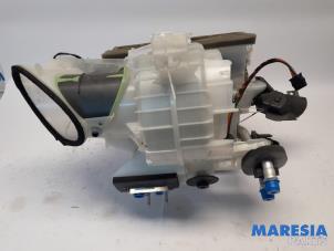 Gebruikte Chaufagebak Peugeot 208 I (CA/CC/CK/CL) 1.2 Vti 12V PureTech 82 Prijs € 149,95 Margeregeling aangeboden door Maresia Parts