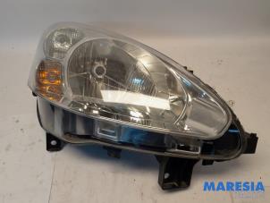 Gebruikte Rechter Koplamp Peugeot Partner Tepee (7A/B/C/D/E/F/G/J/P/S) 1.6 VTI 120 16V Prijs € 135,00 Margeregeling aangeboden door Maresia Parts