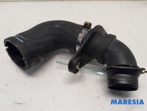 Gebruikte Intercooler Slang Alfa Romeo Giulietta (940) 1.4 TB 16V MultiAir Prijs € 29,99 Margeregeling aangeboden door Maresia Parts