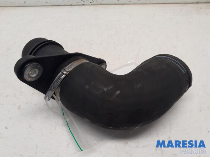 Gebruikte Intercooler Slang Alfa Romeo Giulietta (940) 1.4 TB 16V MultiAir Prijs € 29,99 Margeregeling aangeboden door Maresia Parts