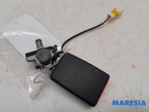 Gebruikte Veiligheidsgordel Insteek rechts-achter Alfa Romeo Giulietta (940) 1.4 TB 16V MultiAir Prijs € 25,00 Margeregeling aangeboden door Maresia Parts