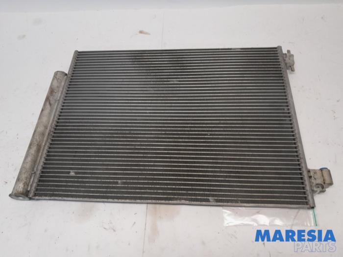 Gebruikte Airco Condensor Renault Captur I (2R) 0.9 Energy TCE 12V Prijs € 50,00 Margeregeling aangeboden door Maresia Parts