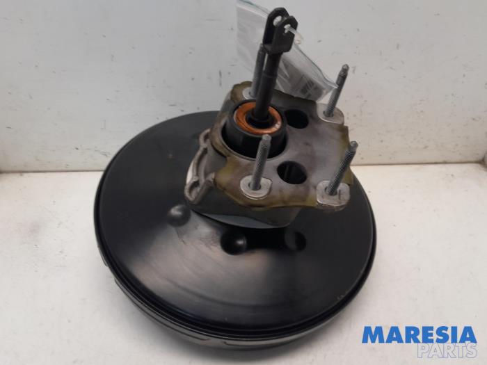 Gebruikte Rembooster Renault Megane III Grandtour (KZ) 1.4 16V TCe 130 Prijs € 35,00 Margeregeling aangeboden door Maresia Parts