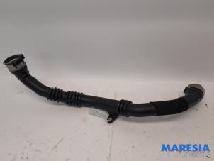 Gebruikte Intercooler Buis Renault Clio IV Estate/Grandtour (7R) 1.5 Energy dCi 90 FAP Prijs € 49,95 Margeregeling aangeboden door Maresia Parts