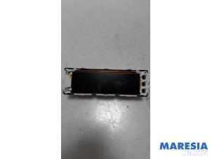 Gebruikte Display Interieur Peugeot Partner Tepee (7A/B/C/D/E/F/G/J/P/S) 1.6 VTI 120 16V Prijs € 50,00 Margeregeling aangeboden door Maresia Parts