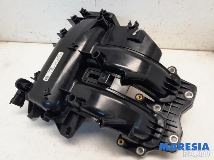 Gebruikte Spruitstuk Inlaat Fiat Punto III (199) 0.9 TwinAir Turbo 100 Prijs € 85,00 Margeregeling aangeboden door Maresia Parts