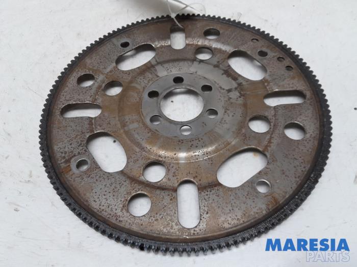 Gebruikte Vliegwiel Renault Scénic III (JZ) 2.0 16V CVT Prijs € 55,00 Margeregeling aangeboden door Maresia Parts