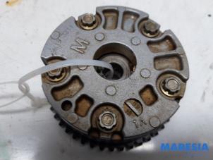 Gebruikte Nokkenas Tandwiel Renault Scénic III (JZ) 2.0 16V CVT Prijs € 40,00 Margeregeling aangeboden door Maresia Parts