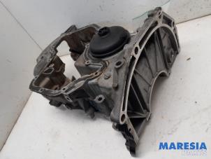 Gebruikte Carterpan Renault Clio IV (5R) 1.2 TCE 16V GT EDC Prijs € 75,00 Margeregeling aangeboden door Maresia Parts