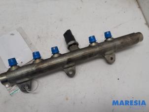 Gebruikte Injector brug Alfa Romeo 147 (937) 1.9 JTD 115 Prijs € 50,00 Margeregeling aangeboden door Maresia Parts