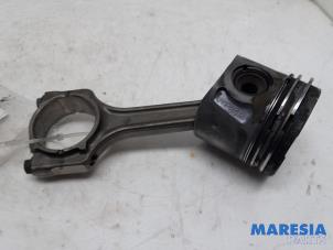 Gebruikte Drijfstang Fiat Doblo Cargo (263) 1.3 MJ 16V Euro 4 Prijs € 59,99 Margeregeling aangeboden door Maresia Parts