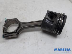 Gebruikte Drijfstang Fiat Doblo Cargo (263) 1.3 MJ 16V Euro 4 Prijs € 59,99 Margeregeling aangeboden door Maresia Parts