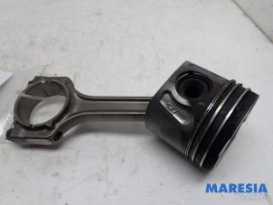 Gebruikte Drijfstang Fiat Doblo Cargo (263) 1.3 D Multijet Prijs € 60,50 Inclusief btw aangeboden door Maresia Parts