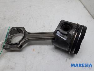 Gebruikte Drijfstang Fiat Doblo Cargo (263) 1.3 D Multijet Prijs € 60,50 Inclusief btw aangeboden door Maresia Parts