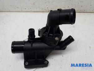 Gebruikte Thermostaathuis Opel Vivaro 1.6 CDTI 95 Euro 6 Prijs € 60,44 Inclusief btw aangeboden door Maresia Parts