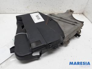 Gebruikte Distributiedeksel Renault Clio IV Estate/Grandtour (7R) 1.5 Energy dCi 90 FAP Prijs € 40,00 Margeregeling aangeboden door Maresia Parts