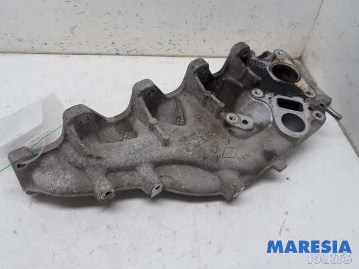 Gebruikte Inlaatspruitstuk Renault Trafic (1FL/2FL/3FL/4FL) 1.6 dCi 90 Prijs € 84,70 Inclusief btw aangeboden door Maresia Parts