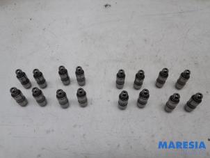 Gebruikte Klepstoter Renault Trafic (1FL/2FL/3FL/4FL) 1.6 dCi 90 Prijs € 42,35 Inclusief btw aangeboden door Maresia Parts