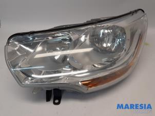 Gebruikte Koplamp links Citroen C4 Berline (NC) 1.4 16V VTi Prijs € 189,00 Margeregeling aangeboden door Maresia Parts