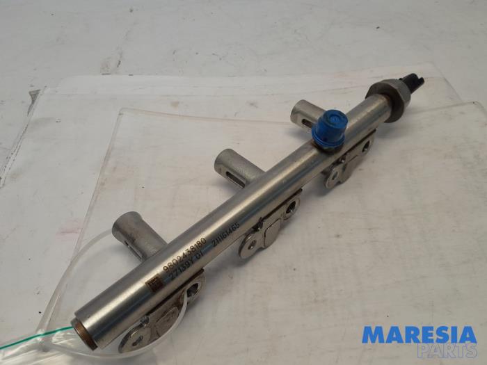 Gebruikte Common rail (Injectie) Peugeot 208 I (CA/CC/CK/CL) 1.2 12V e-THP PureTech 110 Prijs € 30,00 Margeregeling aangeboden door Maresia Parts