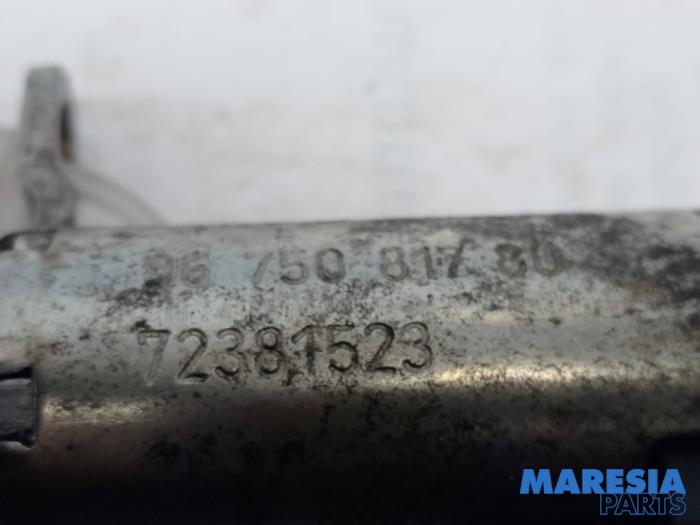 Oliedruk Schakelaar van een Peugeot 208 I (CA/CC/CK/CL) 1.2 12V e-THP PureTech 110 2017