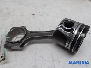 Gebruikte Drijfstang Fiat 500 (312) 1.3 MJTD 16V Prijs € 59,99 Margeregeling aangeboden door Maresia Parts