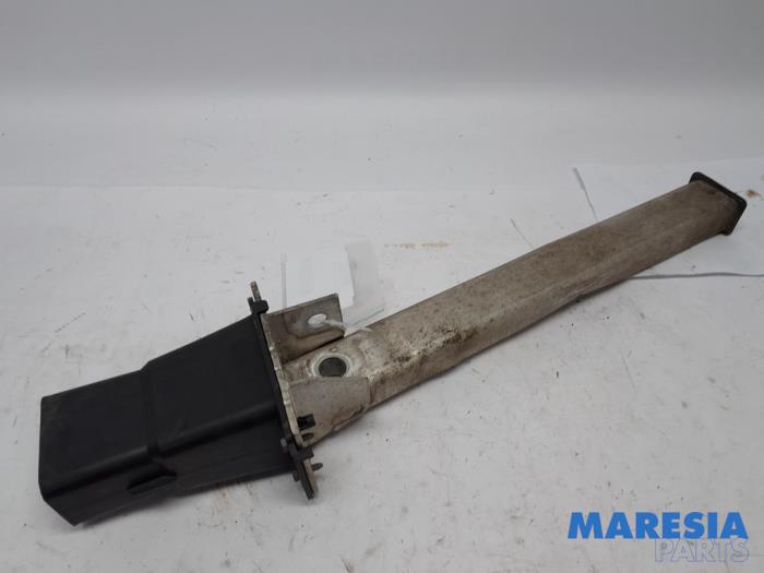 Gebruikte Frontdeel steun Peugeot 3008 I (0U/HU) 1.6 16V THP 155 Prijs € 25,00 Margeregeling aangeboden door Maresia Parts