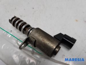 Gebruikte Nokkenas Sensor Renault Grand Scénic III (JZ) 1.4 16V TCe 130 Prijs € 50,00 Margeregeling aangeboden door Maresia Parts