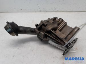 Gebruikte Oliepomp Renault Kangoo Express (FW) 1.5 dCi 90 FAP Prijs € 48,40 Inclusief btw aangeboden door Maresia Parts