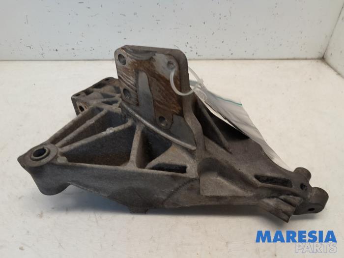 Gebruikte Dynamosteun boven Fiat 500 (312) 1.2 Prijs € 49,95 Margeregeling aangeboden door Maresia Parts