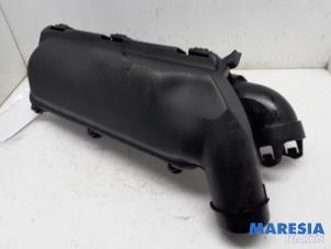 Gebruikte Luchtfilterhuis Citroen C4 Grand Picasso (3A) 1.6 16V THP 155 Prijs € 25,00 Margeregeling aangeboden door Maresia Parts