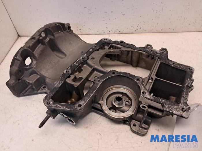 Gebruikte Carterpan Citroen C4 Cactus (0B/0P) 1.2 PureTech 110 12V Prijs € 70,00 Margeregeling aangeboden door Maresia Parts