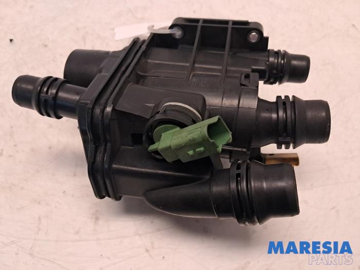 Gebruikte Thermostaathuis Citroen C4 Cactus (0B/0P) 1.2 PureTech 110 12V Prijs € 39,00 Margeregeling aangeboden door Maresia Parts