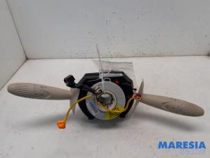 Gebruikte Licht + Raw Schakelaar Fiat 500 (312) 1.2 Prijs € 75,00 Margeregeling aangeboden door Maresia Parts