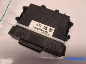 Gebruikte Gateway module Renault Arkana (RJLL) 1.6 E-Tech 145 16V Prijs € 99,99 Margeregeling aangeboden door Maresia Parts