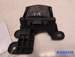 Gebruikte Side assist sensor Renault Arkana (RJLL) 1.6 E-Tech 145 16V Prijs € 99,00 Margeregeling aangeboden door Maresia Parts